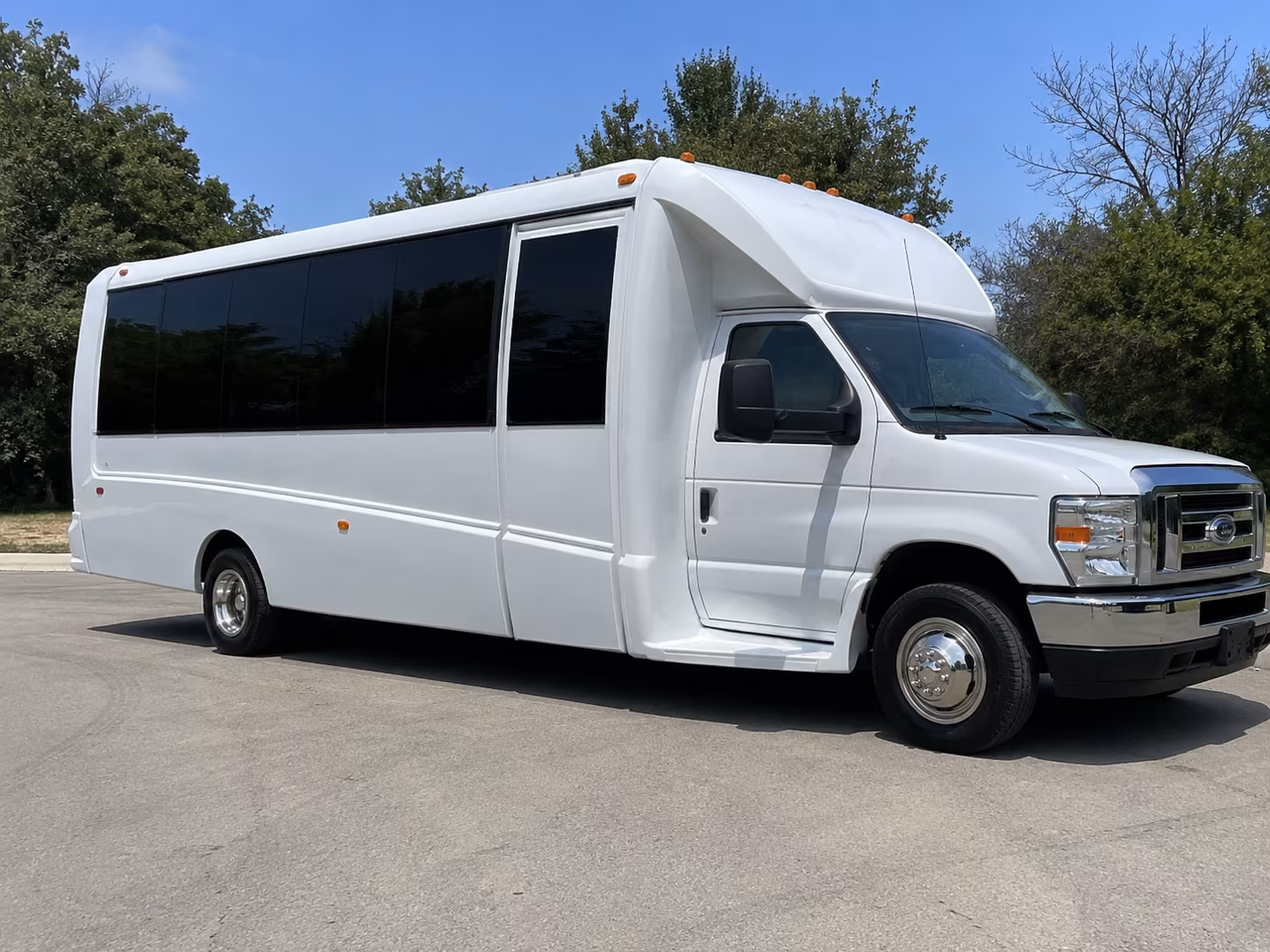 for easy nights out on lake avenue and clematis street rent a party bus