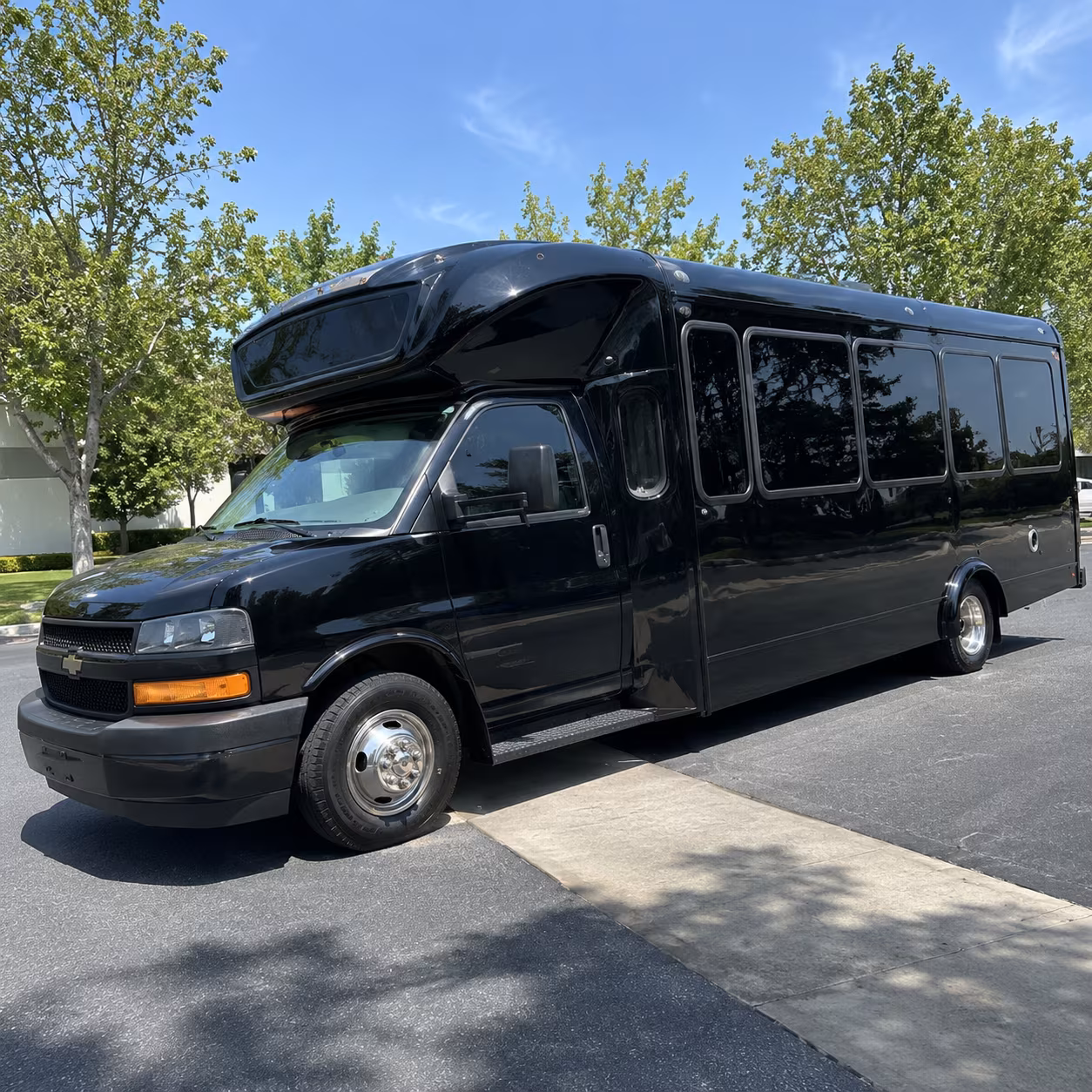 lake worth beach 15 passenger party bus